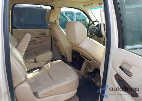 2008 Cadillac Escalade Esv Standard z USA, uszkodzony, nr VIN 1GYFK66818R261787